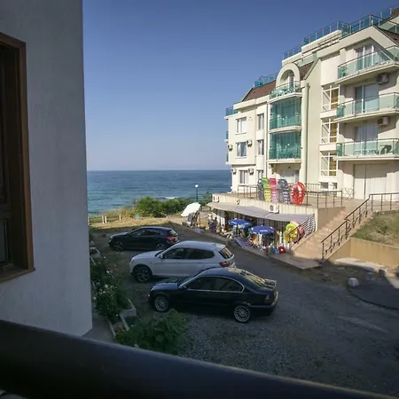 Argo Apartment